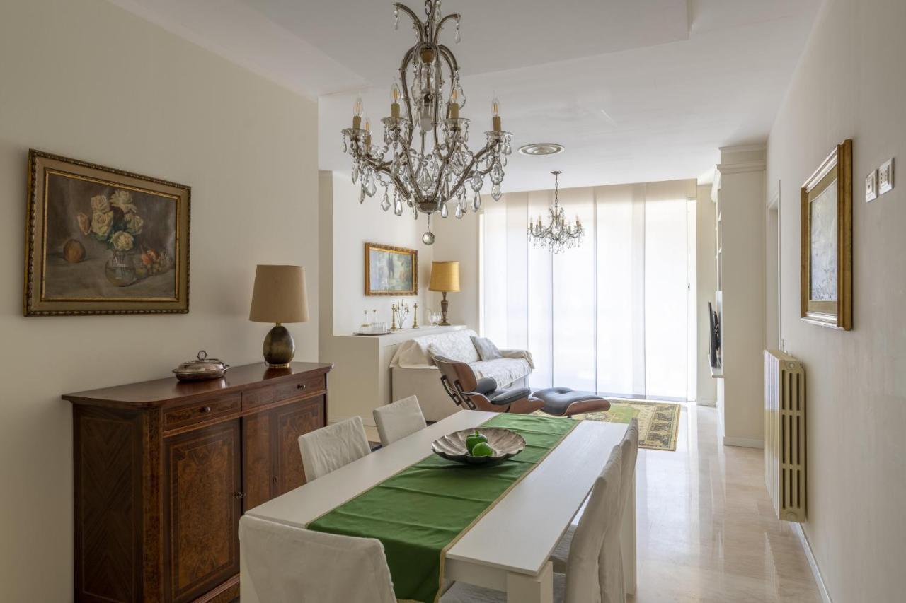 Casa Lazzarini Luxury Apartment 佩萨罗 外观 照片