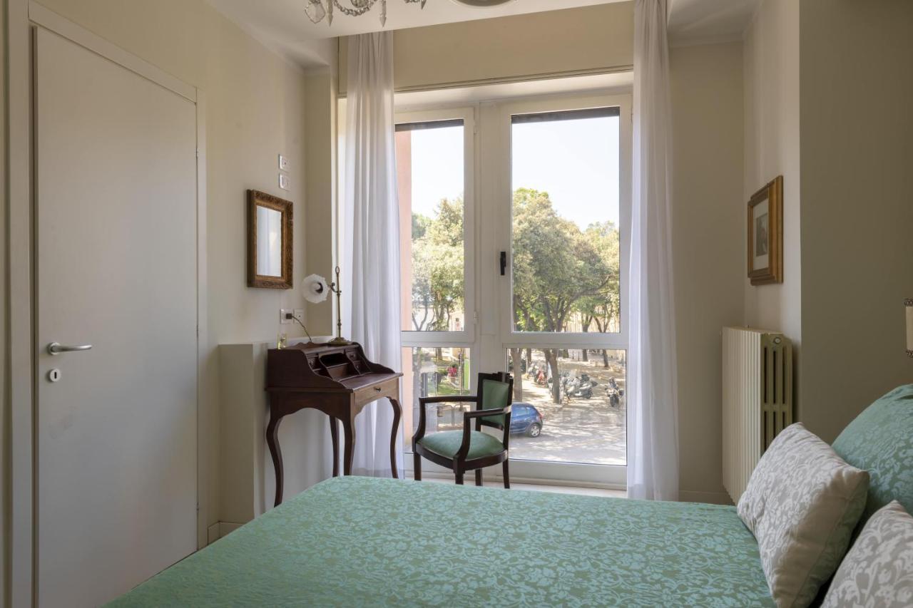 Casa Lazzarini Luxury Apartment 佩萨罗 外观 照片